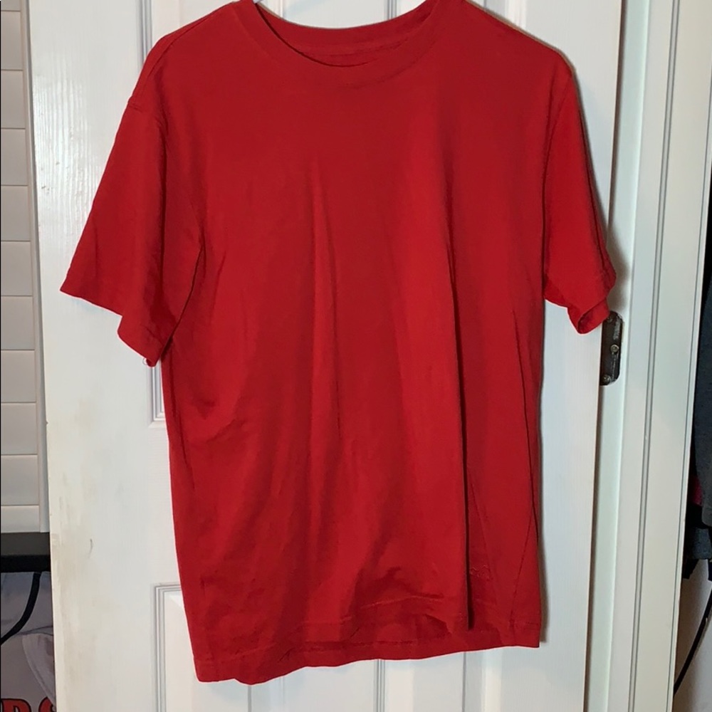 Eddie Bauer red t shirt size M barely worn